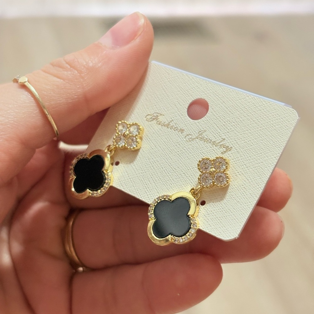 Black clover earrings stainless steel